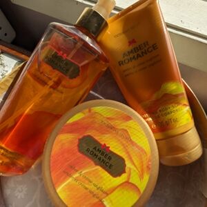 Victoria's Secret Amber Romance Body Wash Set - Orange